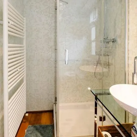 Apartment 800's House - In The Centre Of With Terrace