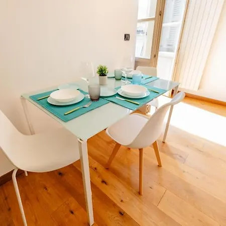 800's House - In The Centre Of With Terrace Apartment *