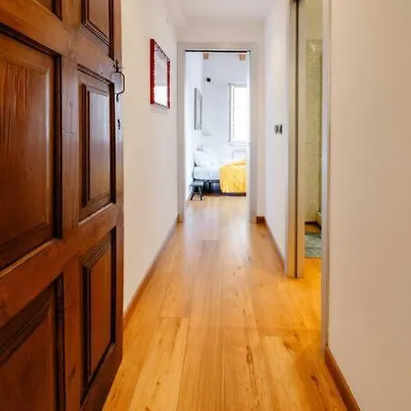 Apartment 800's House - In The Centre Of With Terrace *